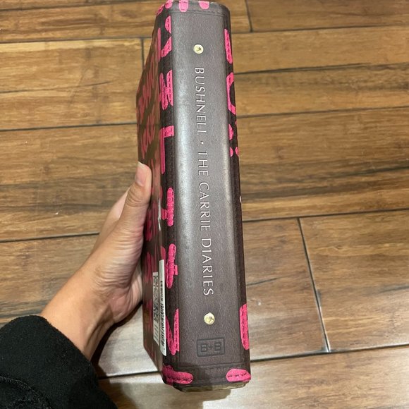 The Carrie Diaries Hardcover Book - Picture 4 of 6